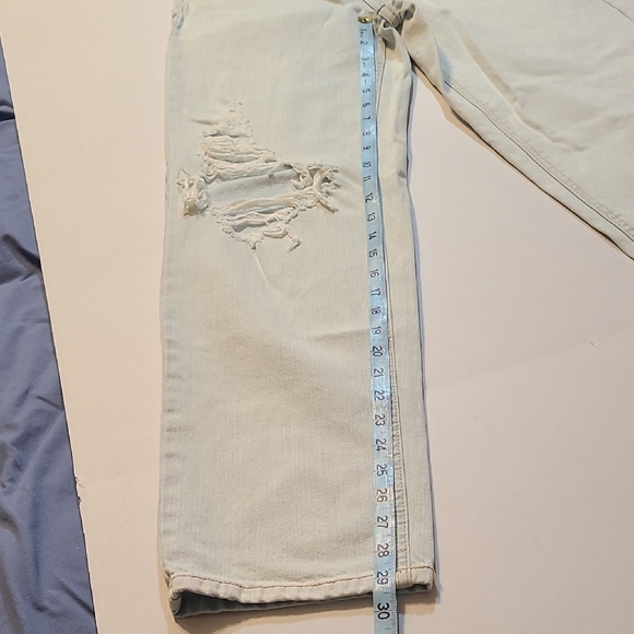 Wild Fable Women's Light Blue Distressed Jeans Relaxed Fit Size 0 30" Inseam NWT - Picture 9 of 12